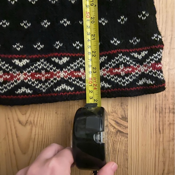 LL Bean red and black wool quarter button sweater size small great condition - Picture 5 of 7